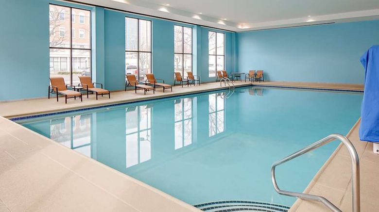 <b>Hampton Inn Louisville Downtown Pool</b>. Images powered by <a href="https://iceportal.shijigroup.com/" title="IcePortal" target="_blank">IcePortal</a>.