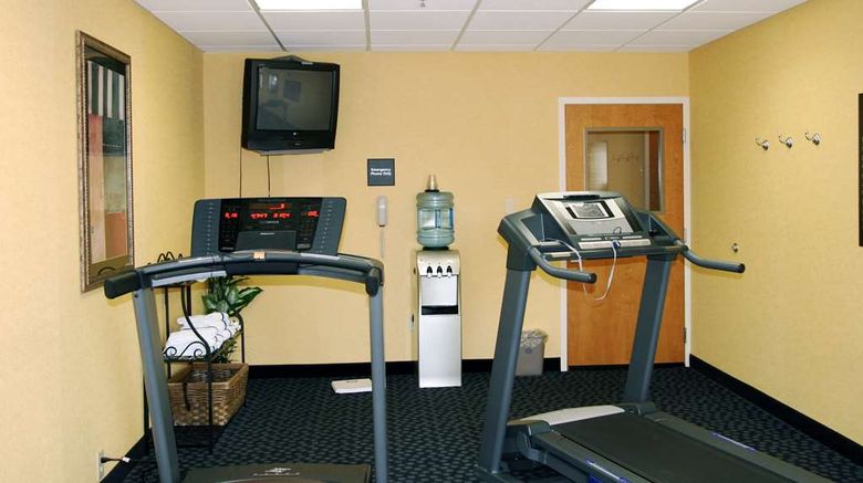 <b>Hampton Inn & Suites Louisville East Health</b>. Images powered by <a href="https://iceportal.shijigroup.com/" title="IcePortal" target="_blank">IcePortal</a>.