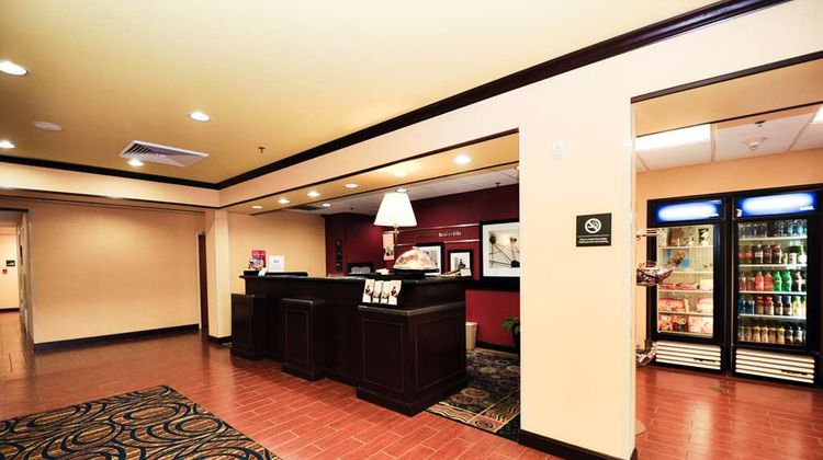 Hampton Inn & Suites Louisville East Lobby