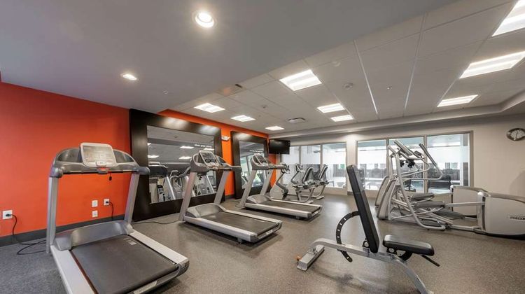 Hampton Inn & Suites DuPont Health