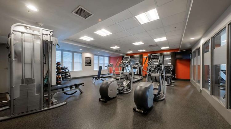 Hampton Inn & Suites DuPont Health