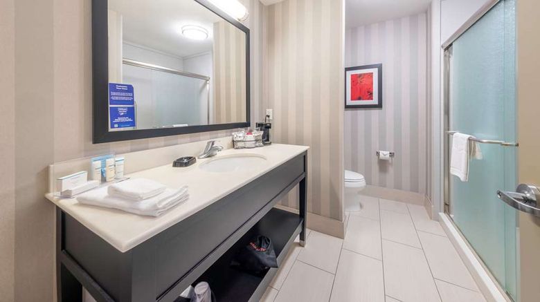<b>Hampton Inn & Suites DuPont Room</b>. Images powered by <a href="https://iceportal.shijigroup.com/" title="IcePortal" target="_blank">IcePortal</a>.
