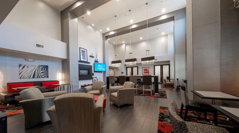 <b>Hampton Inn & Suites DuPont Lobby</b>. Images powered by <a href="https://iceportal.shijigroup.com/" title="IcePortal" target="_blank">IcePortal</a>.