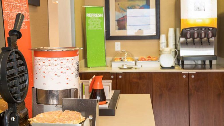 <b>Hampton Inn & Suites Seattle-Downtown Restaurant</b>. Images powered by <a href="https://iceportal.shijigroup.com/" title="IcePortal" target="_blank">IcePortal</a>.