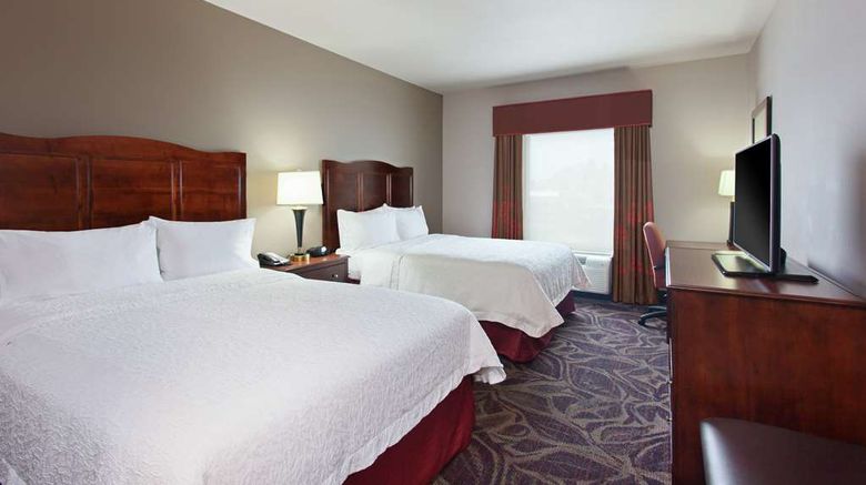 <b>Hampton Inn Seattle/Everett Room</b>. Images powered by <a href="https://iceportal.shijigroup.com/" title="IcePortal" target="_blank">IcePortal</a>.