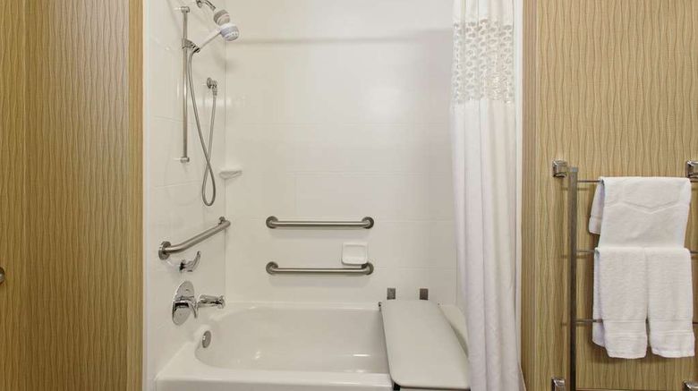 <b>Hampton Inn Seattle/Everett Room</b>. Images powered by <a href="https://iceportal.shijigroup.com/" title="IcePortal" target="_blank">IcePortal</a>.