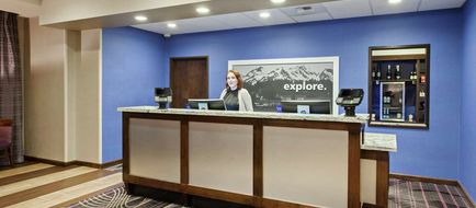 Hampton Inn Seattle/Everett Lobby