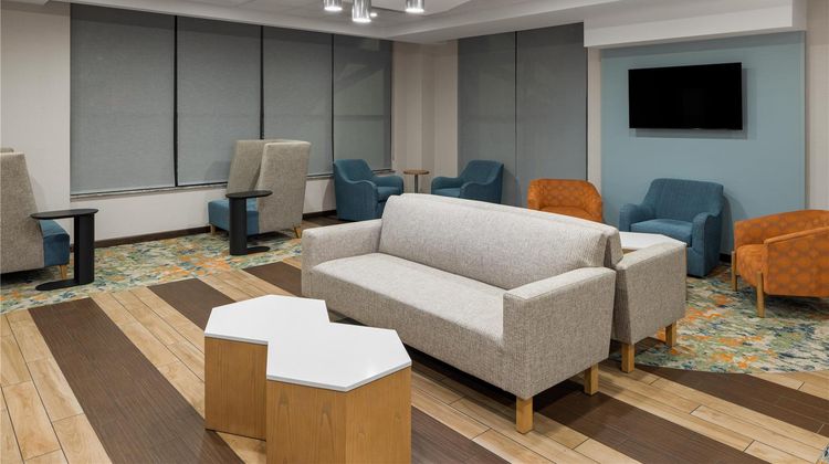 Hampton Inn Seattle/Everett Lobby