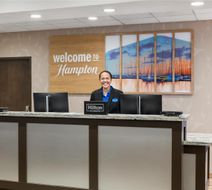 Hampton Inn Seattle/Everett Lobby