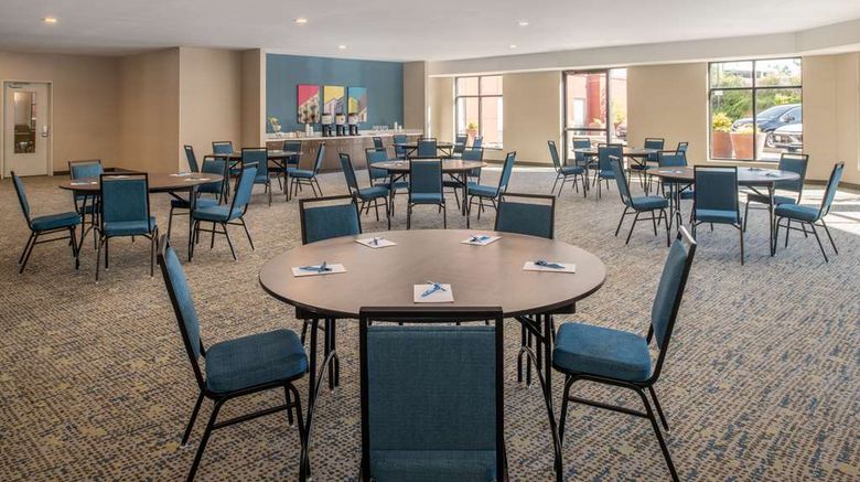 <b>Hampton Inn & Suites Seattle-Airport/28 Meeting</b>. Images powered by <a href="https://iceportal.shijigroup.com/" title="IcePortal" target="_blank">IcePortal</a>.