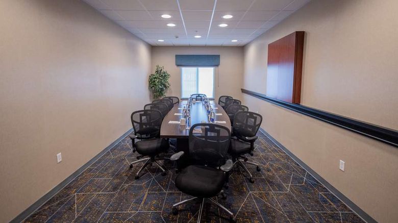<b>Hampton Inn & Suites Seattle/Kent Meeting</b>. Images powered by <a href="https://iceportal.shijigroup.com/" title="IcePortal" target="_blank">IcePortal</a>.