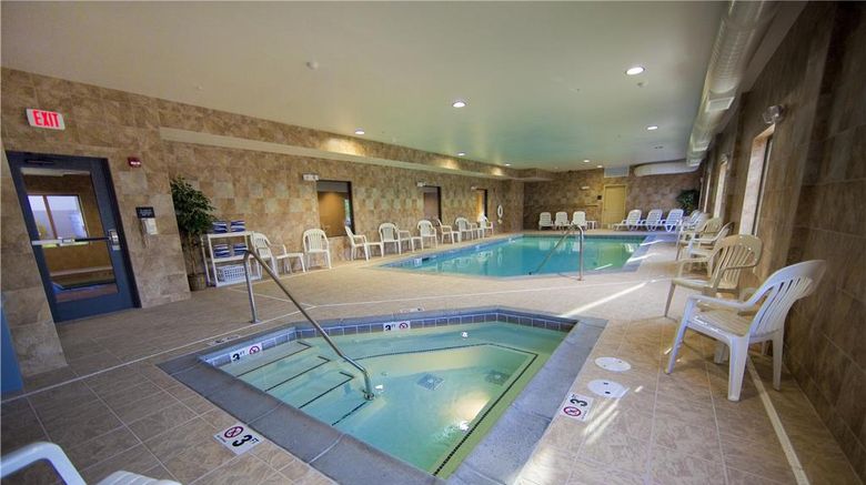 <b>Hampton Inn & Suites Seattle/Kent Pool</b>. Images powered by <a href="https://iceportal.shijigroup.com/" title="IcePortal" target="_blank">IcePortal</a>.