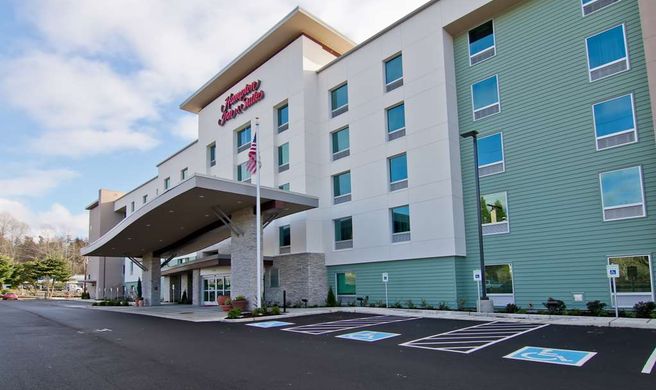 Hampton Inn & Suites Bellevue Downtown Exterior