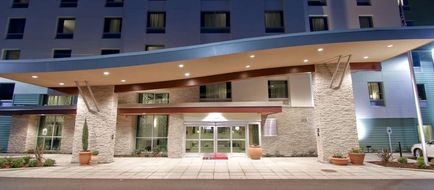 Hampton Inn & Suites Bellevue Downtown Exterior