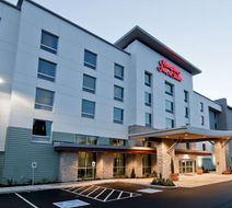 Hampton Inn & Suites Bellevue Downtown Exterior