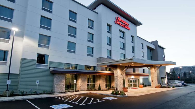 Hampton Inn & Suites Bellevue Downtown Exterior