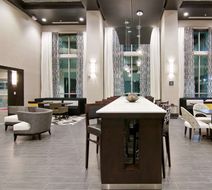 Hampton Inn & Suites Bellevue Downtown Lobby