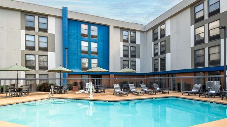 <b>Hampton Inn Seattle/Southcenter Pool</b>. Images powered by <a href="https://iceportal.shijigroup.com/" title="IcePortal" target="_blank">IcePortal</a>.