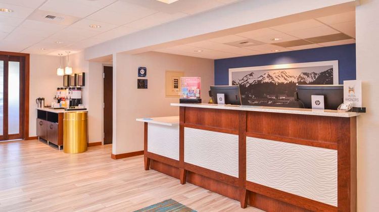 Hampton Inn Seattle-Airport Lobby