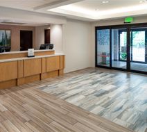 Hampton Inn Seattle-Airport Lobby