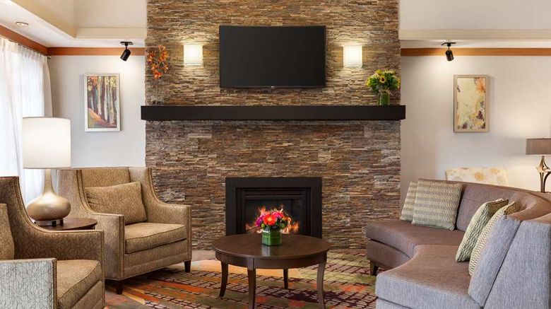 <b>Homewood Suites San Francisco Airport Lobby</b>. Images powered by <a href="https://iceportal.shijigroup.com/" title="IcePortal" target="_blank">IcePortal</a>.