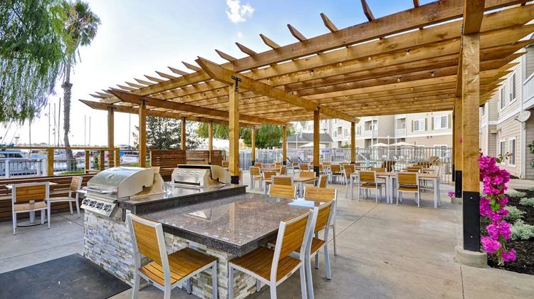 Homewood Stes Hilton Oakland-Waterfront Restaurant