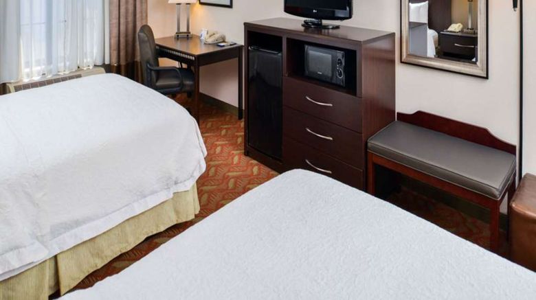<b>Hampton Inn Suites Burlingame Room</b>. Images powered by <a href="https://iceportal.shijigroup.com/" title="IcePortal" target="_blank">IcePortal</a>.