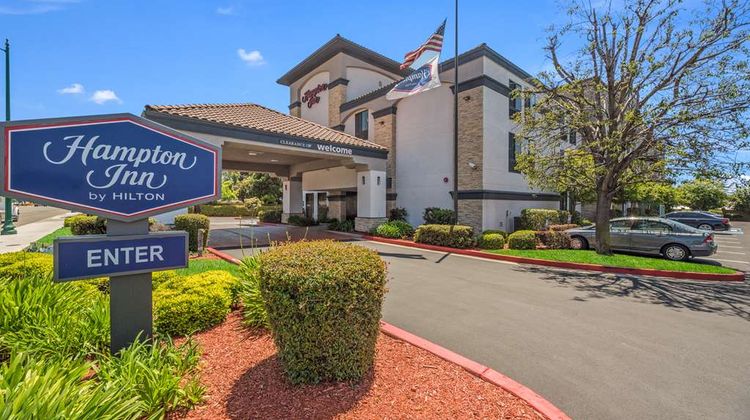 Hampton Inn Hayward Exterior