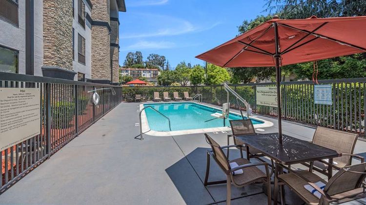 Hampton Inn Hayward Pool