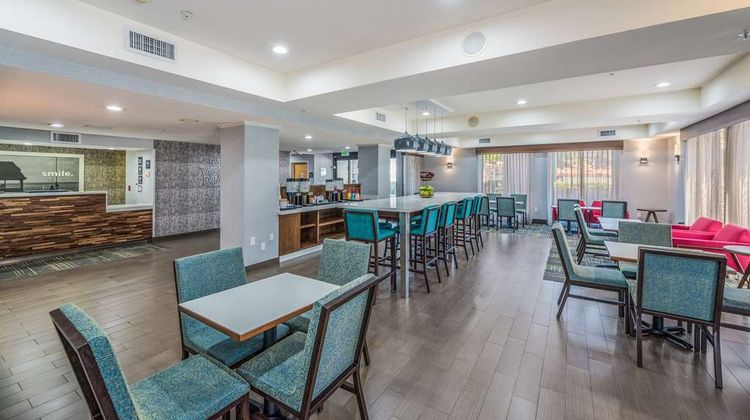 Hampton Inn Hayward Lobby