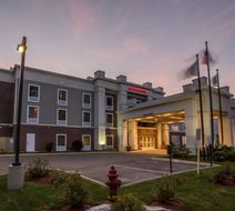 Hampton Inn & Suites Lenox Exterior