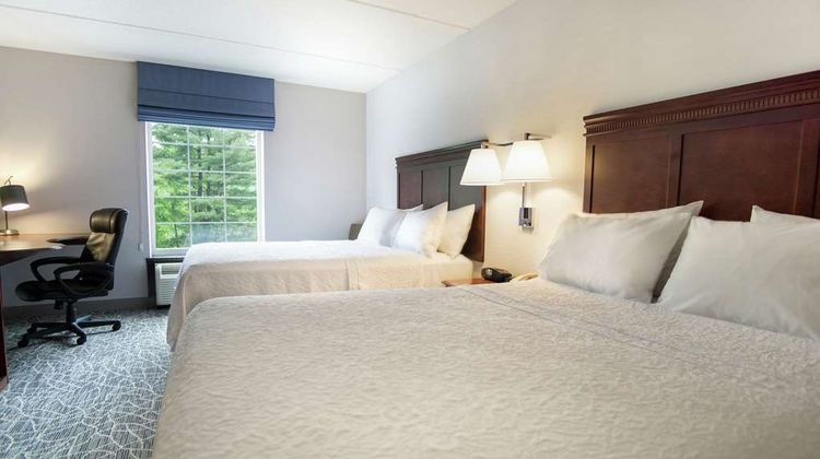 Hampton Inn & Suites Lenox Room