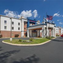 Hampton Inn & Suites Lenox