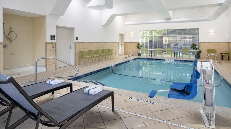 <b>Hampton Inn & Suites Lenox Pool</b>. Images powered by <a href="https://iceportal.shijigroup.com/" title="IcePortal" target="_blank">IcePortal</a>.