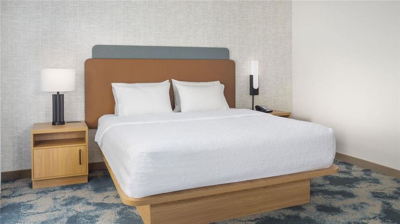 <b>Hampton Inn & Suites Lenox Room</b>. Images powered by <a href="https://iceportal.shijigroup.com/" title="IcePortal" target="_blank">IcePortal</a>.