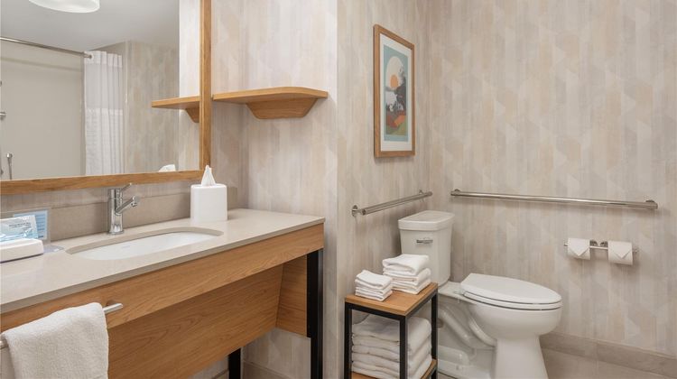 Hampton Inn & Suites Lenox Room