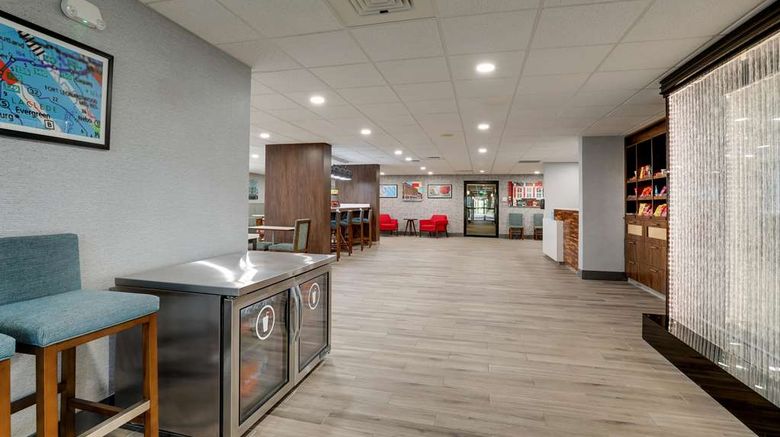 <b>Hampton Inn Lebanon Lobby</b>. Images powered by <a href="https://iceportal.shijigroup.com/" title="IcePortal" target="_blank">IcePortal</a>.