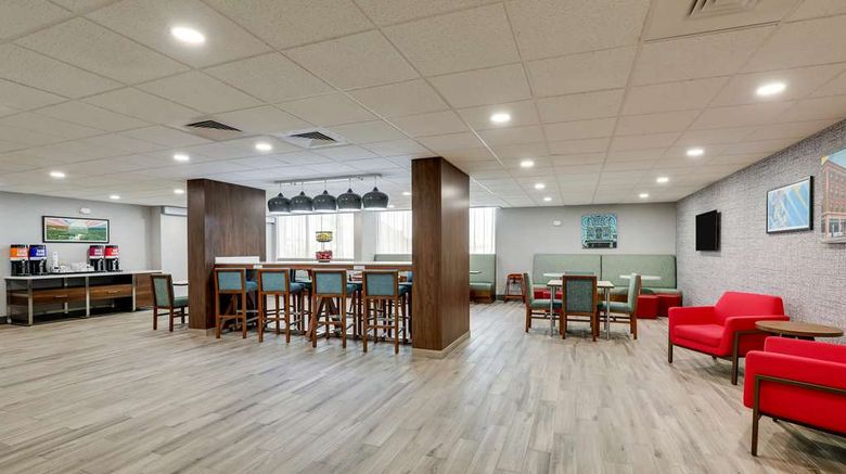 <b>Hampton Inn Lebanon Lobby</b>. Images powered by <a href="https://iceportal.shijigroup.com/" title="IcePortal" target="_blank">IcePortal</a>.