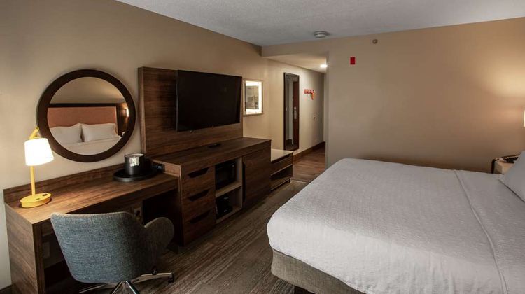 Hampton Inn Springfield Room