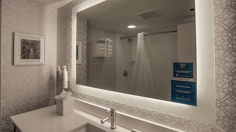 Hampton Inn Springfield Room