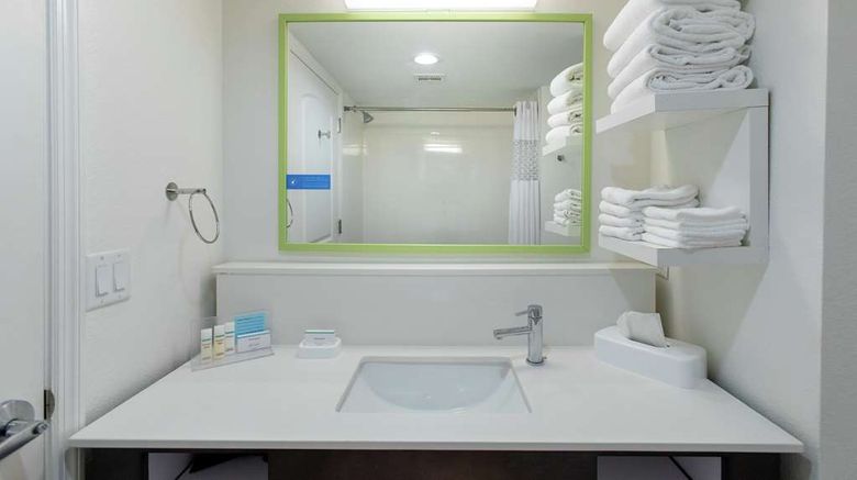 <b>Hampton Inn St Augustine Beach Room</b>. Images powered by <a href="https://iceportal.shijigroup.com/" title="IcePortal" target="_blank">IcePortal</a>.