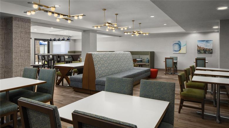 <b>Hampton Inn St. George Lobby</b>. Images powered by <a href="https://iceportal.shijigroup.com/" title="IcePortal" target="_blank">IcePortal</a>.