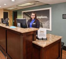Hampton Inn Staunton Lobby