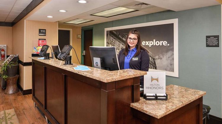 Hampton Inn Staunton Lobby