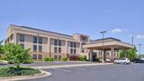 Hampton Inn Staunton Exterior