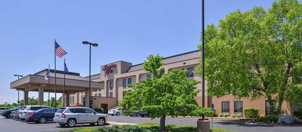 Hampton Inn Staunton Exterior