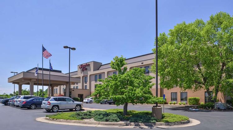 Hampton Inn Staunton Exterior
