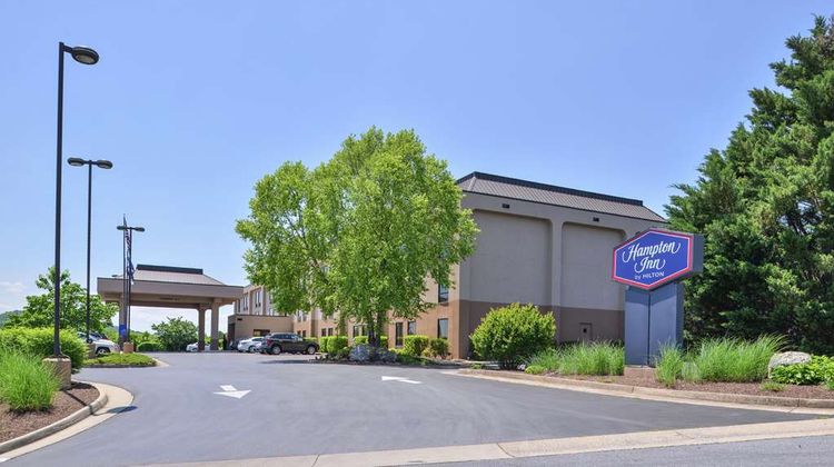 Hampton Inn Staunton Exterior