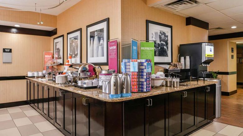 <b>Hampton Inn Staunton Restaurant</b>. Images powered by <a href="https://iceportal.shijigroup.com/" title="IcePortal" target="_blank">IcePortal</a>.