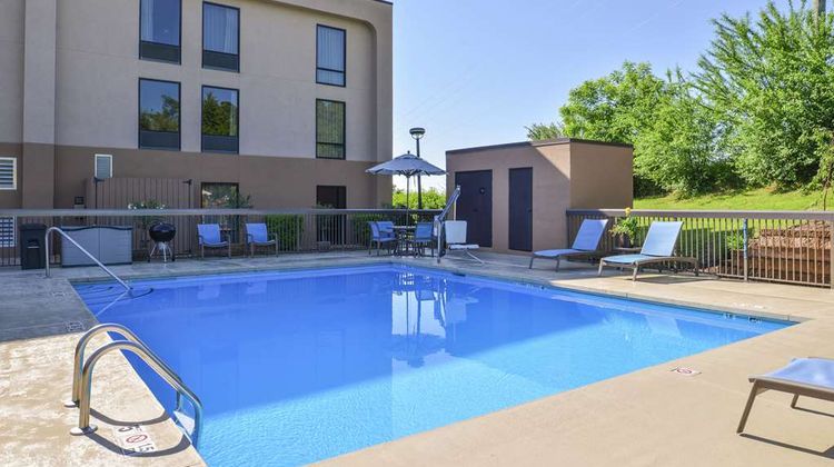 Hampton Inn Staunton Pool